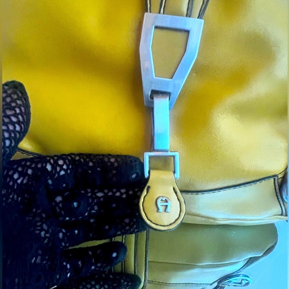 Etienne Aigner like new Mustard Colored Leather Shoulder Bag with Silver Accents - Picture 8 of 9